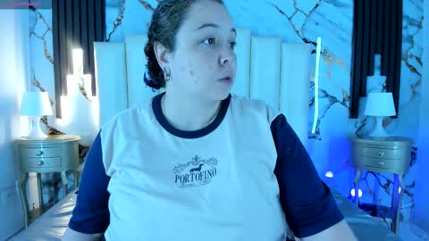 Snapshot of molliebue1 chatting on 11-13-25, 12:26 Hey Guys Im Mollie online show from 11-13-25, 12:26