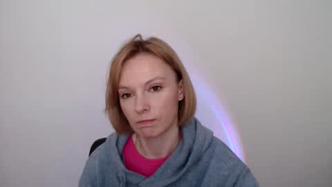 Snapshot of mollilove chatting on 05-13-26, 07:28 mollilove online show from 05-13-26, 07:28