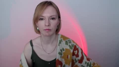 Snapshot of mollilove chatting on 05-16-26, 06:43 mollilove online show from 05-16-26, 06:43