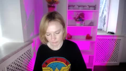 Snapshot of mollilove chatting on 05-26-26, 10:00 mollilove online show from 05-26-26, 10:00