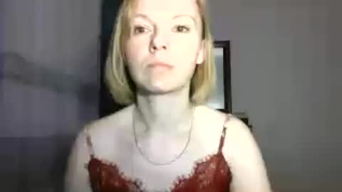 Snapshot of mollilove chatting on 06-12-26, 05:56 mollilove online show from 06-12-26, 05:56