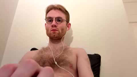 Snapshot of molliter chatting on 11-11-25, 12:32 molliter online show from 11-11-25, 12:32