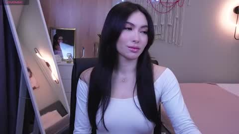 Molly online show from 02-20-25, 01:03