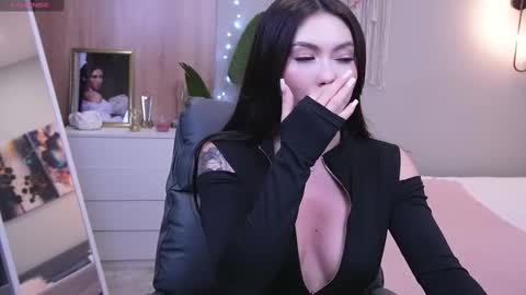 Molly online show from 03-12-25, 07:24