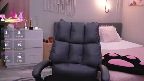 Molly online show from 09-16-25, 01:28