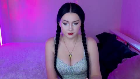 molly_millerr online show from 12-11-24, 10:14