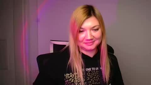 Molly online show from 01-10-25, 03:16