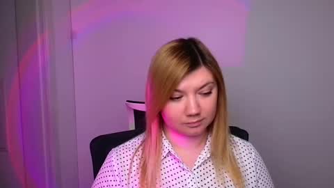 Molly online show from 01-27-25, 12:26