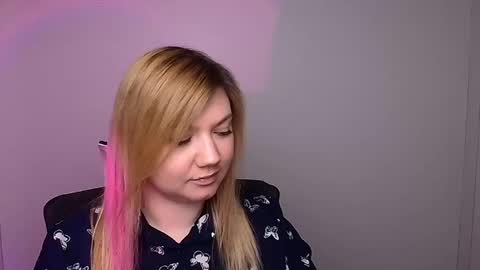 Molly online show from 01-31-25, 12:29