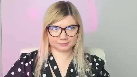 Molly online show from 11-11-25, 02:39