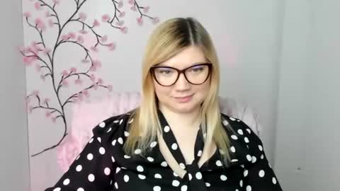 Molly online show from 12-18-25, 12:55