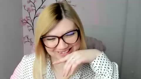 Molly online show from 04-27-26, 11:30