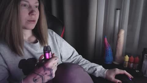 I have new photos come and see with love Molly online show from 02-13-25, 03:24