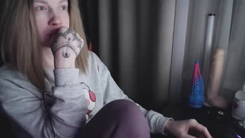 I have new photos come and see with love Molly online show from 02-26-25, 03:10