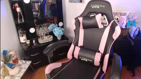 Molly online show from 01-15-25, 05:29