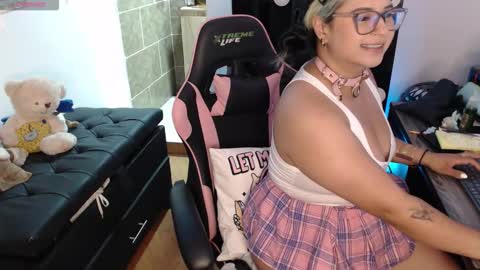 Molly online show from 09-18-25, 06:26