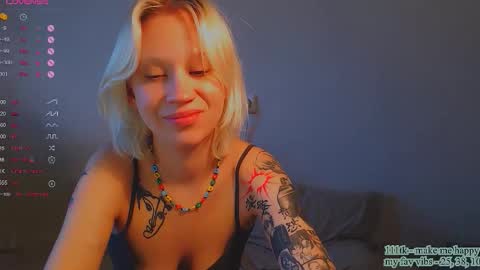Snapshot of molly_smolly_ chatting on 03-29-26, 02:28 lo online show from 03-29-26, 02:28