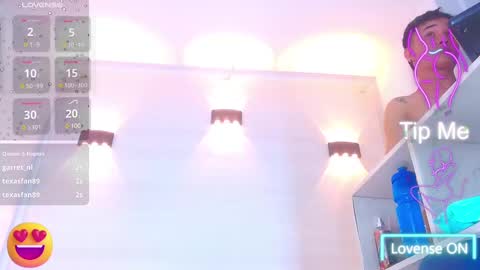 Snapshot of molly_spears chatting on 02-11-25, 01:10 Molly Spears online show from 02-11-25, 01:10