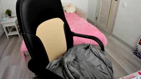 Ill tell you when were private online show from 09-13-25, 02:06