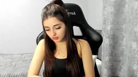 Molly online show from 12-22-25, 07:55