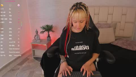 mollycb online show from 11-20-25, 04:01