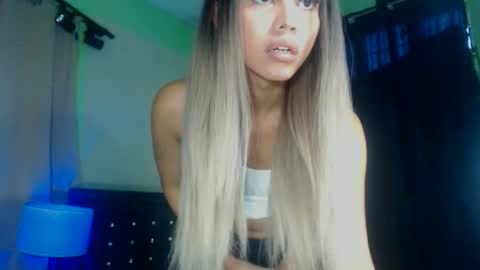 Snapshot of mollycoin18 chatting on 09-13-25, 02:22 mollycoin18 online show from 09-13-25, 02:22