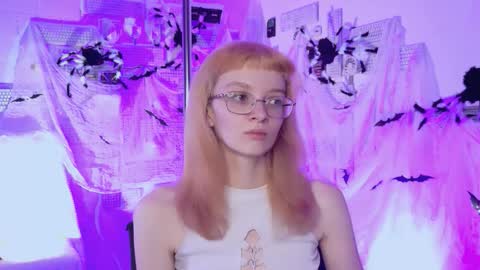 mollyjiggles online show from 10-22-25, 06:18