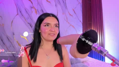 Snapshot of mollylewis18 chatting on 05-10-26, 03:01 New girl Emily Valentina Michelle online show from 05-10-26, 03:01