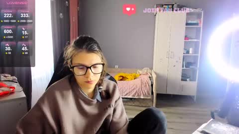  KIRA  online show from 09-15-25, 02:55