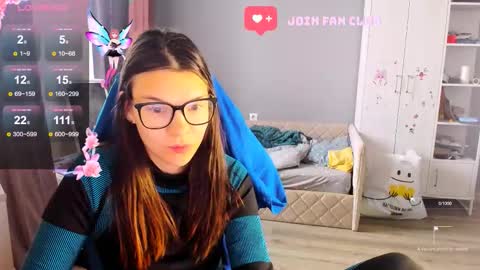  KIRA  online show from 10-13-25, 04:23