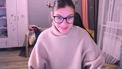  KIRA  online show from 12-16-25, 02:05