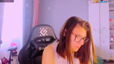  KIRA  online show from 06-03-26, 03:31