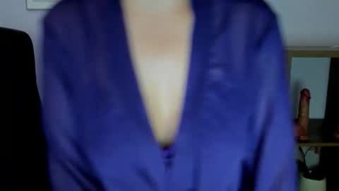 Molly online show from 11-27-25, 04:20