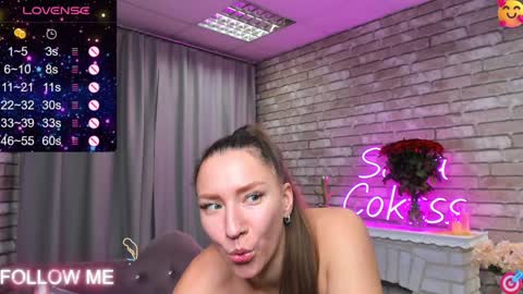hi im Molly heregreat boobs big heart  warm pussy  online show from 01-10-25, 08:40