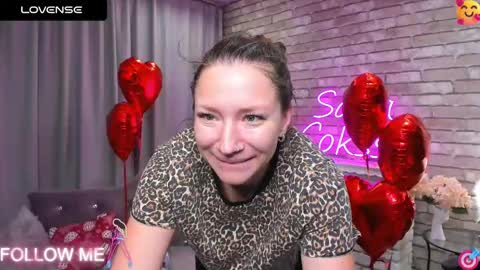 hi im Molly heregreat boobs big heart  warm pussy  online show from 02-16-25, 01:03