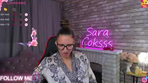 hi im Molly heregreat boobs big heart  warm pussy  online show from 09-18-25, 01:18