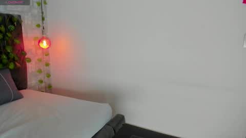 Snapshot of mollyrosse1 chatting on 11-07-25, 06:30 mollyrosse1 online show from 11-07-25, 06:30