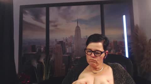 MollySun Nina Randmann online show from 09-17-25, 05:58