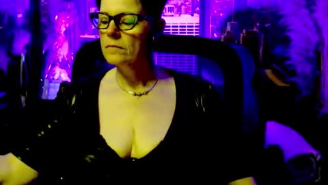 MollySun Nina Randmann online show from 04-30-26, 05:41