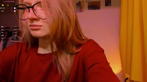 mollytucker online show from 11-16-25, 04:12