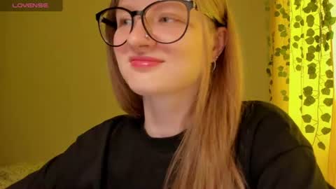 mollytucker online show from 06-11-26, 01:53