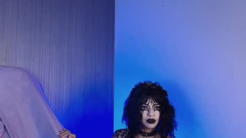 mollyycrystal online show from 11-11-25, 04:18