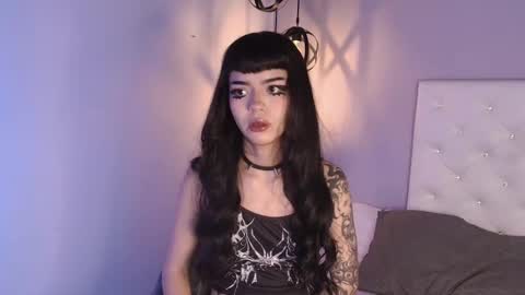 mollyycrystal online show from 11-25-25, 07:08