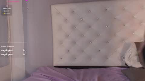 mollyycrystal online show from 12-03-25, 08:00