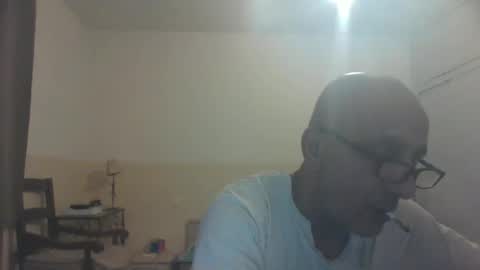 Snapshot of moment71200 chatting on 12-31-24, 10:01 moment71200 online show from 12-31-24, 10:01