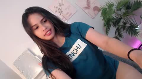 MOMIKHEM online show from 10-19-25, 06:47