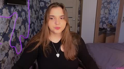 Leah online show from 04-12-26, 12:43