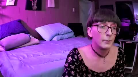 Snapshot of mommamadesissy chatting on 01-18-25, 12:02 Bink online show from 01-18-25, 12:02