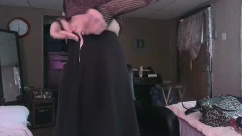 Snapshot of mommamadesissy chatting on 03-07-25, 10:32 Bink online show from 03-07-25, 10:32