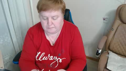 Snapshot of mommy99x chatting on 04-14-26, 06:36 Mommy99X online show from 04-14-26, 06:36